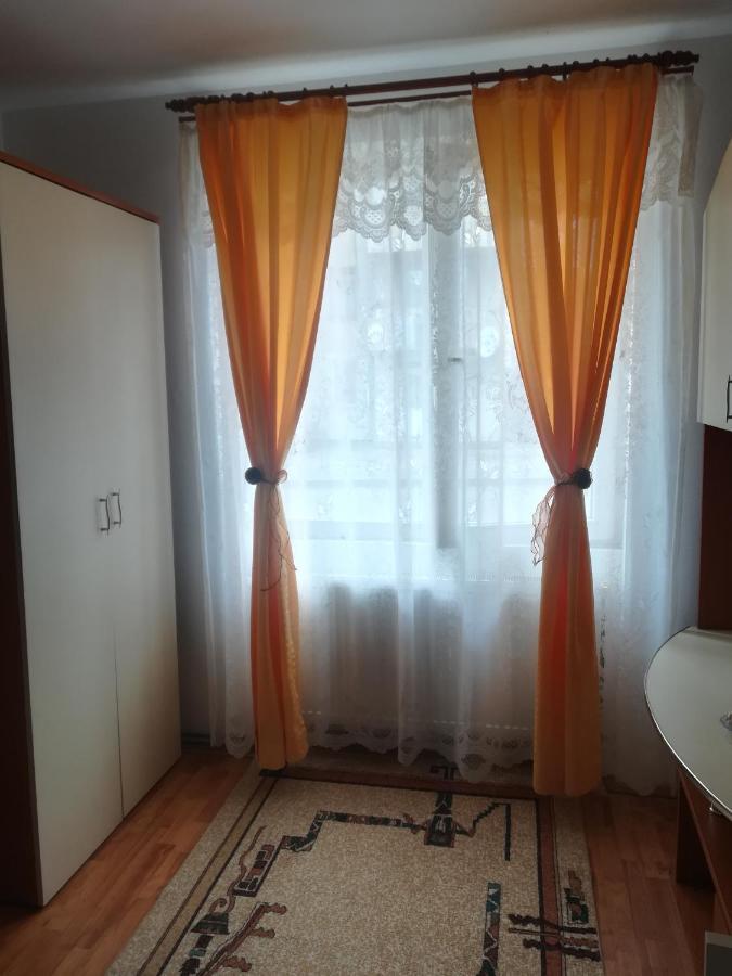 Simona Daire Topliţa Dış mekan fotoğraf
